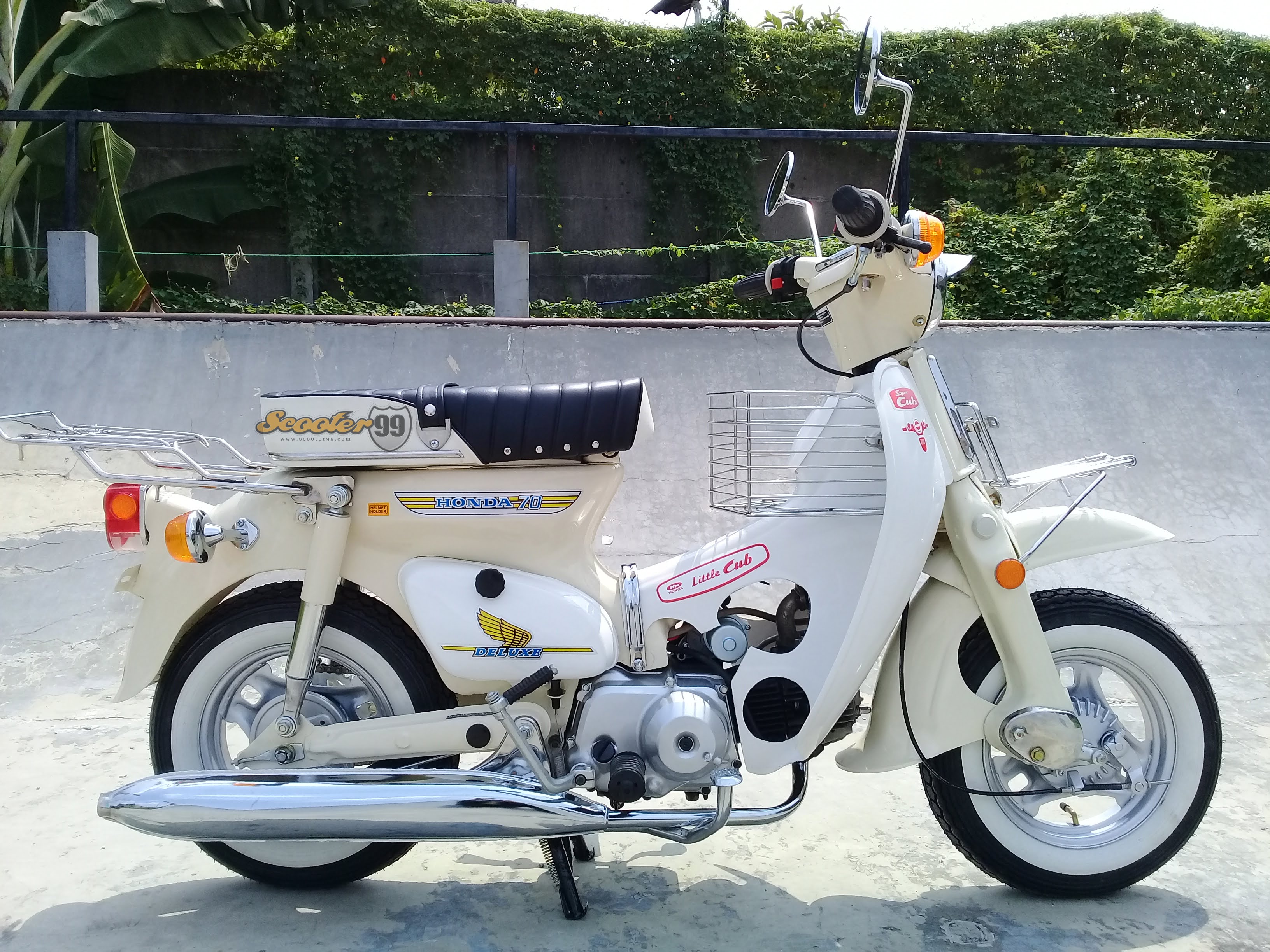 Honda C86 Mini Bike Cream side profile